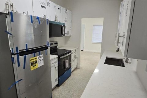 Villa ou maison à louer à Venice, Floride: 2 chambres, 86.96 m2 № 2143442 - photo 3