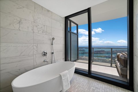 Condo in Miami Beach, Florida, 3 bedrooms  № 1700720 - photo 19