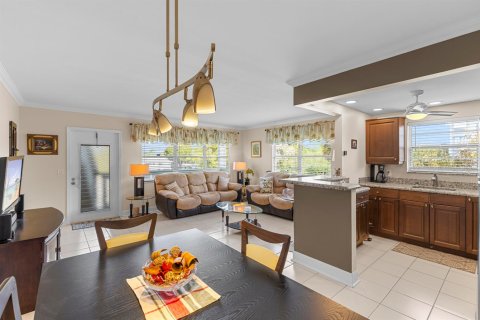 Condo in Deerfield Beach, Florida, 1 bedroom № 2181289 - photo 7