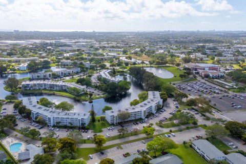 Condo in Deerfield Beach, Florida, 1 bedroom № 2181289 - photo 30
