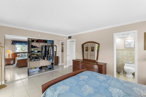 Condo in Deerfield Beach, Florida, 1 bedroom № 2181289 - photo 19
