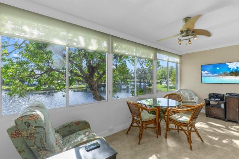 Condo in Deerfield Beach, Florida, 1 bedroom № 2181289 - photo 15
