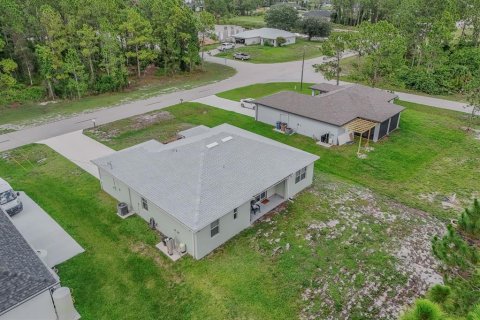 House in Lehigh Acres, Florida 3 bedrooms, 153.29 sq.m. № 2221269 - photo 30