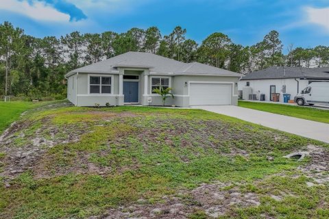 House in Lehigh Acres, Florida 3 bedrooms, 153.29 sq.m. № 2221269 - photo 4