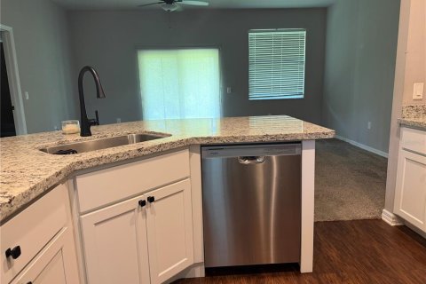 House in Lehigh Acres, Florida 3 bedrooms, 153.29 sq.m. № 2221269 - photo 15
