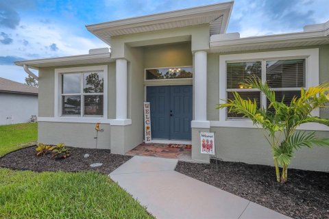 House in Lehigh Acres, Florida 3 bedrooms, 153.29 sq.m. № 2221269 - photo 6