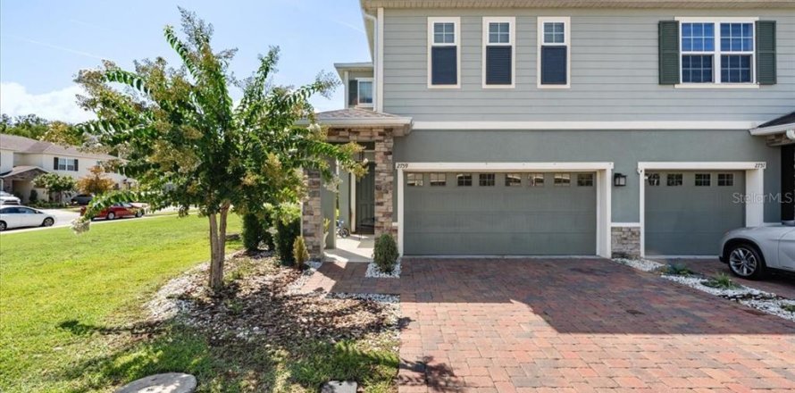 Adosado en Kissimmee, Florida 3 dormitorios, 164.53 m2 № 2150695