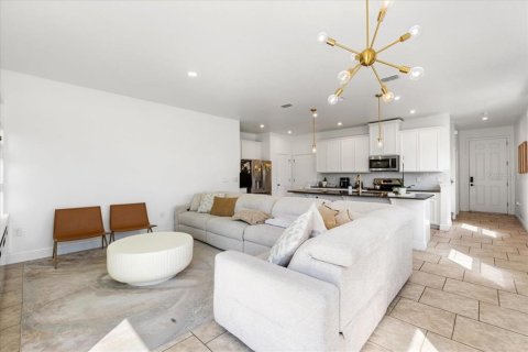 Adosado en venta en Kissimmee, Florida, 3 dormitorios, 164.53 m2 № 2150695 - foto 5