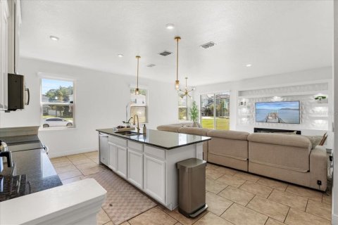 Adosado en venta en Kissimmee, Florida, 3 dormitorios, 164.53 m2 № 2150695 - foto 4