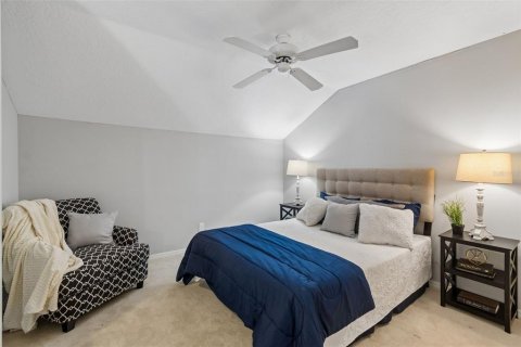 Townhouse in Saint Petersburg, Florida 3 bedrooms, 180.23 sq.m. № 2149383 - photo 19