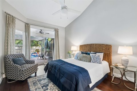 Townhouse in Saint Petersburg, Florida 3 bedrooms, 180.23 sq.m. № 2149383 - photo 13