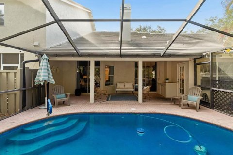 Townhouse in Saint Petersburg, Florida 3 bedrooms, 180.23 sq.m. № 2149383 - photo 25