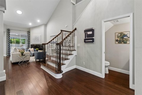 Townhouse in Saint Petersburg, Florida 3 bedrooms, 180.23 sq.m. № 2149383 - photo 3
