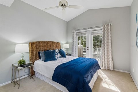 Townhouse in Saint Petersburg, Florida 3 bedrooms, 180.23 sq.m. № 2149383 - photo 14