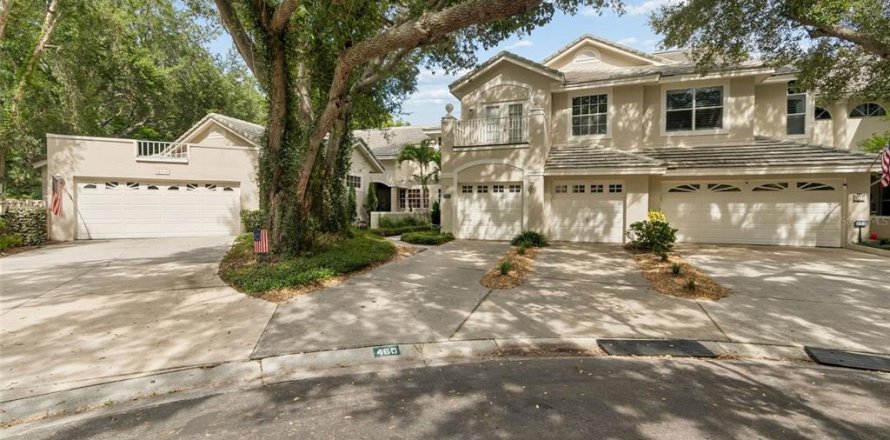 Townhouse in Saint Petersburg, Florida 3 bedrooms, 180.23 sq.m. № 2149383