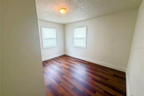 Casa en alquiler en Tampa, Florida, 3 dormitorios, 93.65 m2 № 2277068 - foto 19