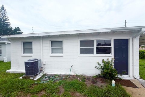 Casa en alquiler en Tampa, Florida, 3 dormitorios, 93.65 m2 № 2277068 - foto 2