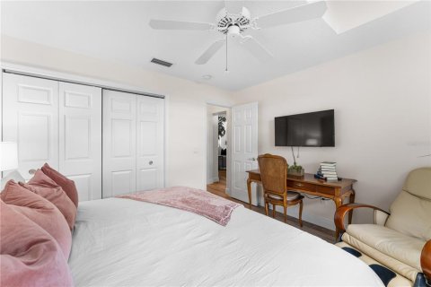 House in The Villages, Florida 2 bedrooms, 141.4 sq.m. № 1829999 - photo 22