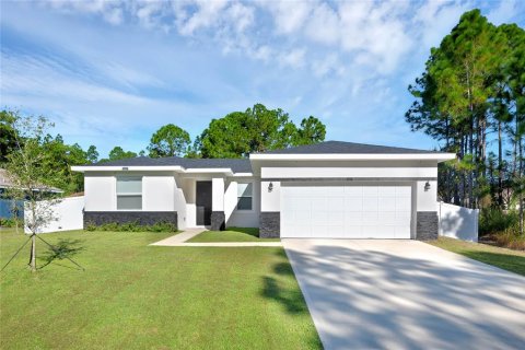 House in Palm Bay, Florida 3 bedrooms, 136.75 sq.m. № 1812803 - photo 1