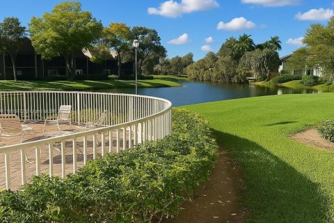 Condo in Coral Springs, Florida, 2 bedrooms  № 1933933 - photo 10