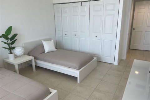 Condominio en alquiler en Treasure Island, Florida, 2 dormitorios, 109.16 m2 № 1840637 - foto 26