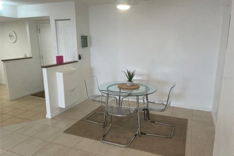 Condominio en alquiler en Treasure Island, Florida, 2 dormitorios, 109.16 m2 № 1840637 - foto 10