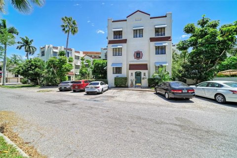 Condo in Bradenton, Florida, 1 bedroom № 2214397 - photo 4