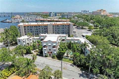 Condo in Bradenton, Florida, 1 bedroom № 2214397 - photo 7