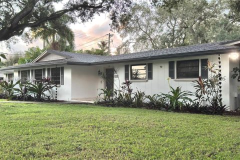 Villa ou maison à vendre à Palmetto Bay, Floride: 4 chambres, 166.85 m2 № 1946156 - photo 1