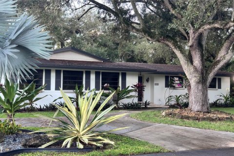 Villa ou maison à vendre à Palmetto Bay, Floride: 4 chambres, 166.85 m2 № 1946156 - photo 2