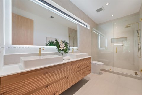 Townhouse in Miami, Florida 3 bedrooms, 222.97 sq.m. № 1945634 - photo 30