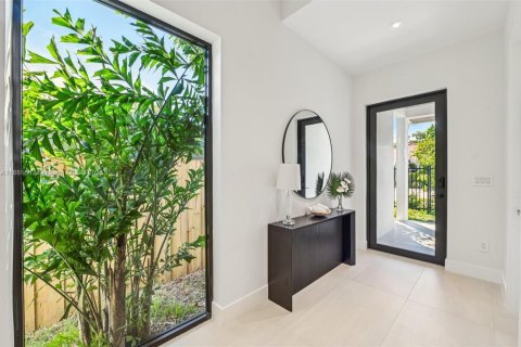 Townhouse in Miami, Florida 3 bedrooms, 222.97 sq.m. № 1945634 - photo 3