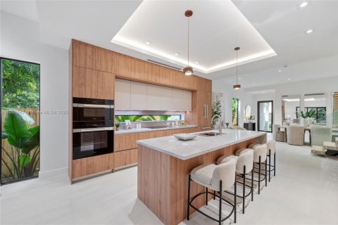 Townhouse in Miami, Florida 3 bedrooms, 222.97 sq.m. № 1945634 - photo 12