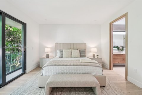 Townhouse in Miami, Florida 3 bedrooms, 222.97 sq.m. № 1945634 - photo 22