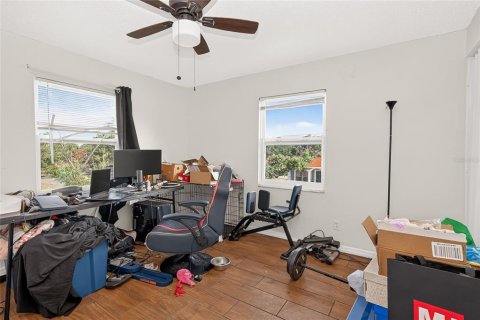 Commercial property in Tampa, Florida 4 bedrooms, 185.8 sq.m. № 2279719 - photo 26
