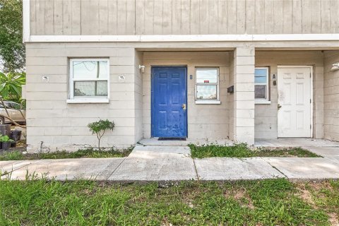 Commercial property in Tampa, Florida 4 bedrooms, 185.8 sq.m. № 2279719 - photo 14