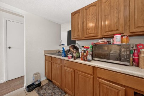 Commercial property in Tampa, Florida 4 bedrooms, 185.8 sq.m. № 2279719 - photo 23