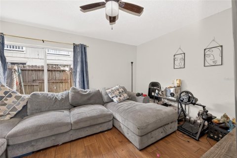 Commercial property in Tampa, Florida 4 bedrooms, 185.8 sq.m. № 2279719 - photo 17