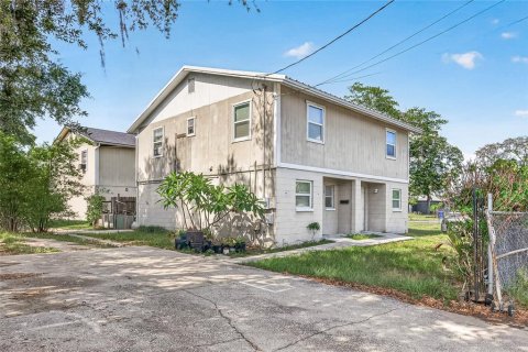 Commercial property in Tampa, Florida 4 bedrooms, 185.8 sq.m. № 2279719