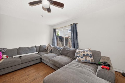 Commercial property in Tampa, Florida 4 bedrooms, 185.8 sq.m. № 2279719 - photo 18