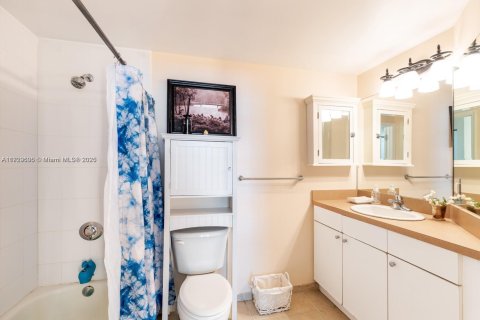 Condo in Miami, Florida, 2 bedrooms  № 1497122 - photo 10