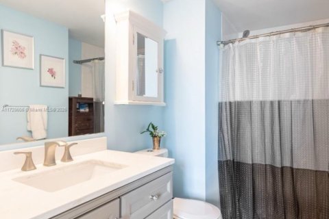 Condo in Miami, Florida, 2 bedrooms  № 1497122 - photo 9