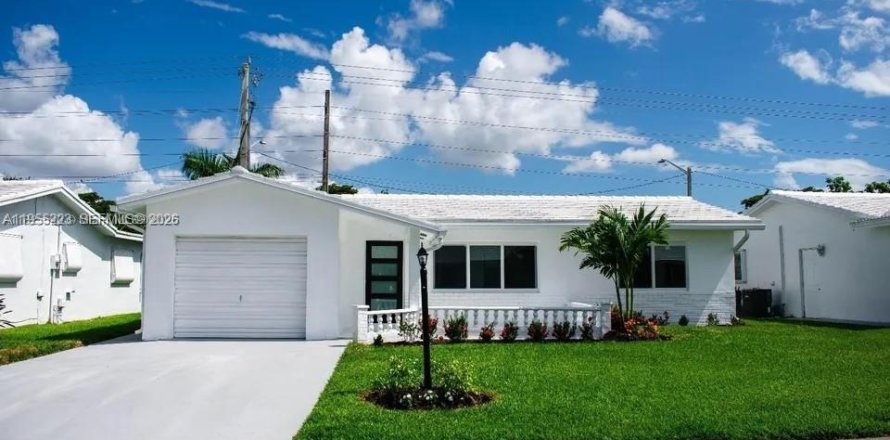 House in Boynton Beach, Florida 2 bedrooms, 132.66 sq.m. № 2009667