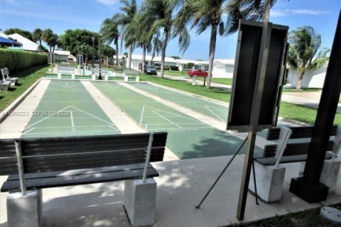 House in Boynton Beach, Florida 2 bedrooms, 132.66 sq.m. № 2009667 - photo 14