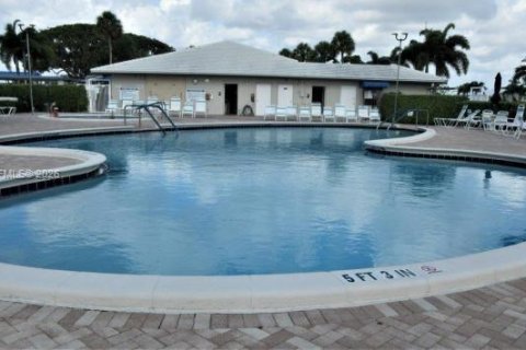 House in Boynton Beach, Florida 2 bedrooms, 132.66 sq.m. № 2009667 - photo 20