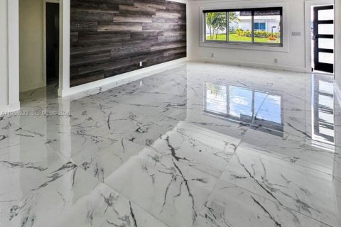 House in Boynton Beach, Florida 2 bedrooms, 132.66 sq.m. № 2009667 - photo 6