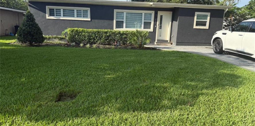House in Orlando, Florida 3 bedrooms, 112.23 sq.m. № 1798477
