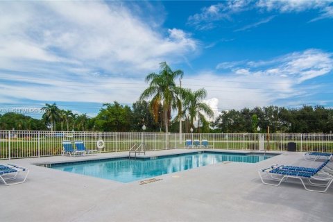 Condo in Sunrise, Florida, 1 bedroom № 1996646 - photo 7