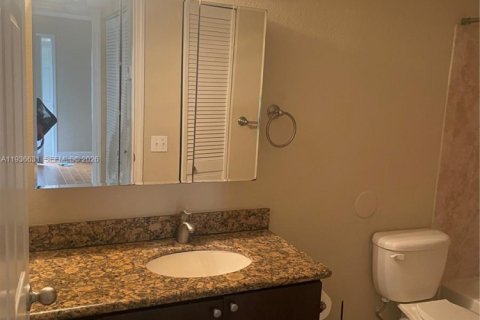 Condo in Sunrise, Florida, 1 bedroom № 1996646 - photo 9