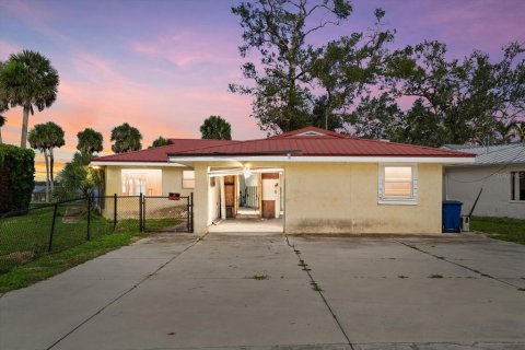 House in Englewood, Florida 2 bedrooms, 135.17 sq.m. № 1824132 - photo 2